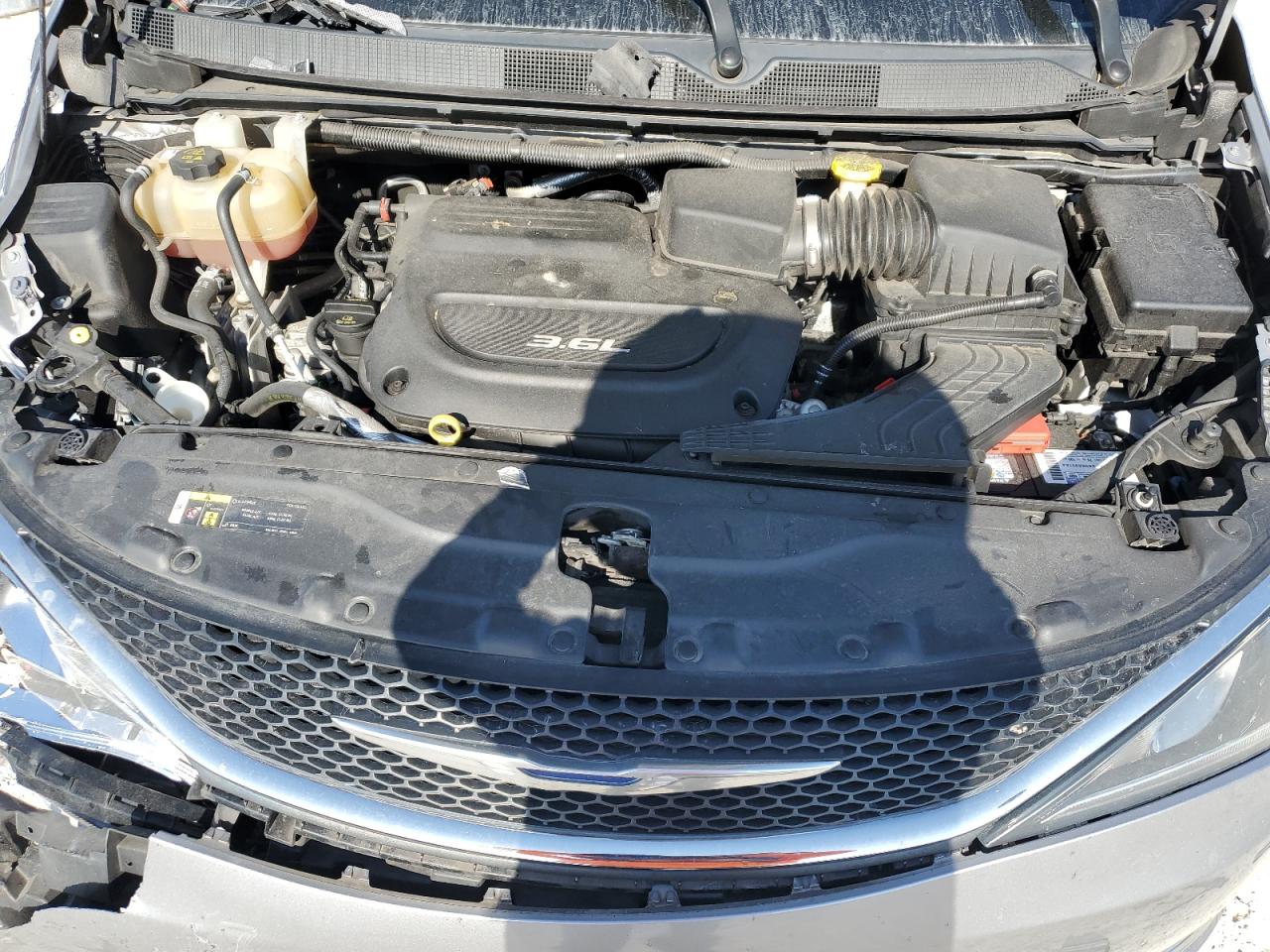 Photo 11 VIN: 2C4RC1BG6JR142374 - CHRYSLER PACIFICA 