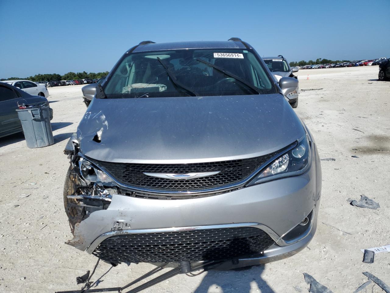 Photo 4 VIN: 2C4RC1BG6JR142374 - CHRYSLER PACIFICA 