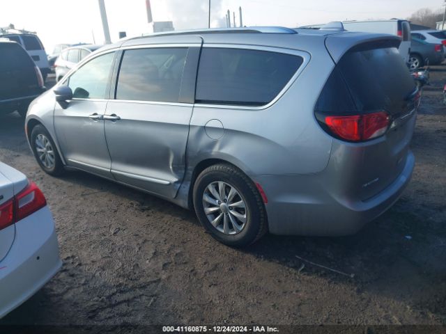 Photo 2 VIN: 2C4RC1BG6JR217736 - CHRYSLER PACIFICA 