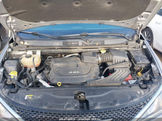 Photo 9 VIN: 2C4RC1BG6JR217736 - CHRYSLER PACIFICA 