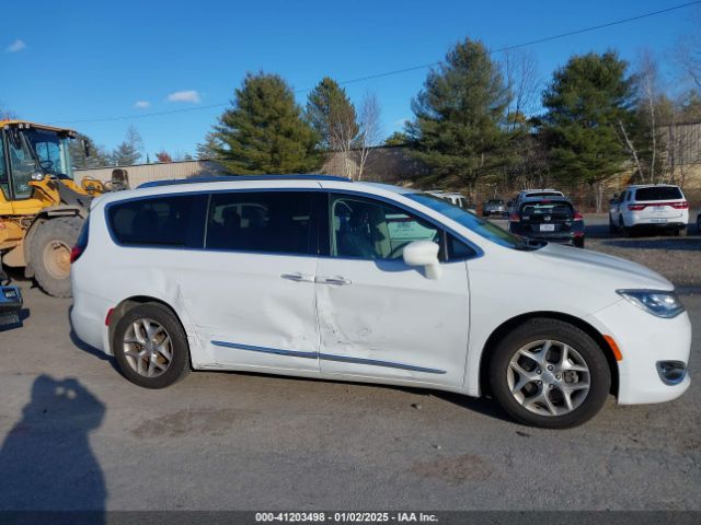 Photo 5 VIN: 2C4RC1BG6JR291674 - CHRYSLER PACIFICA 