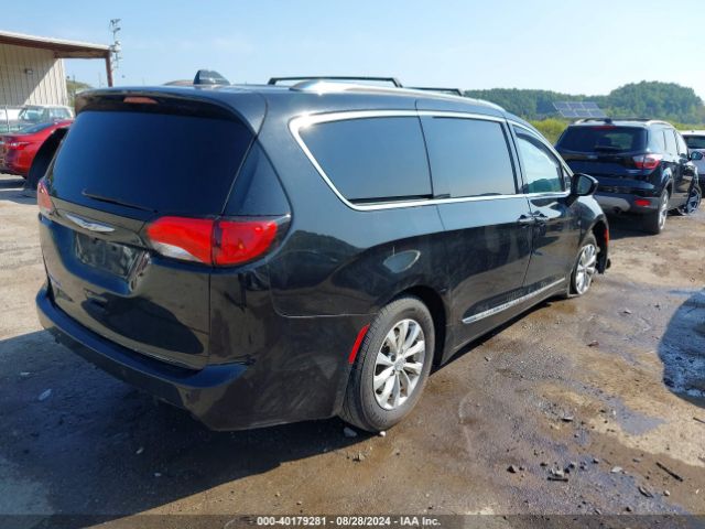 Photo 3 VIN: 2C4RC1BG6KR748842 - CHRYSLER PACIFICA 