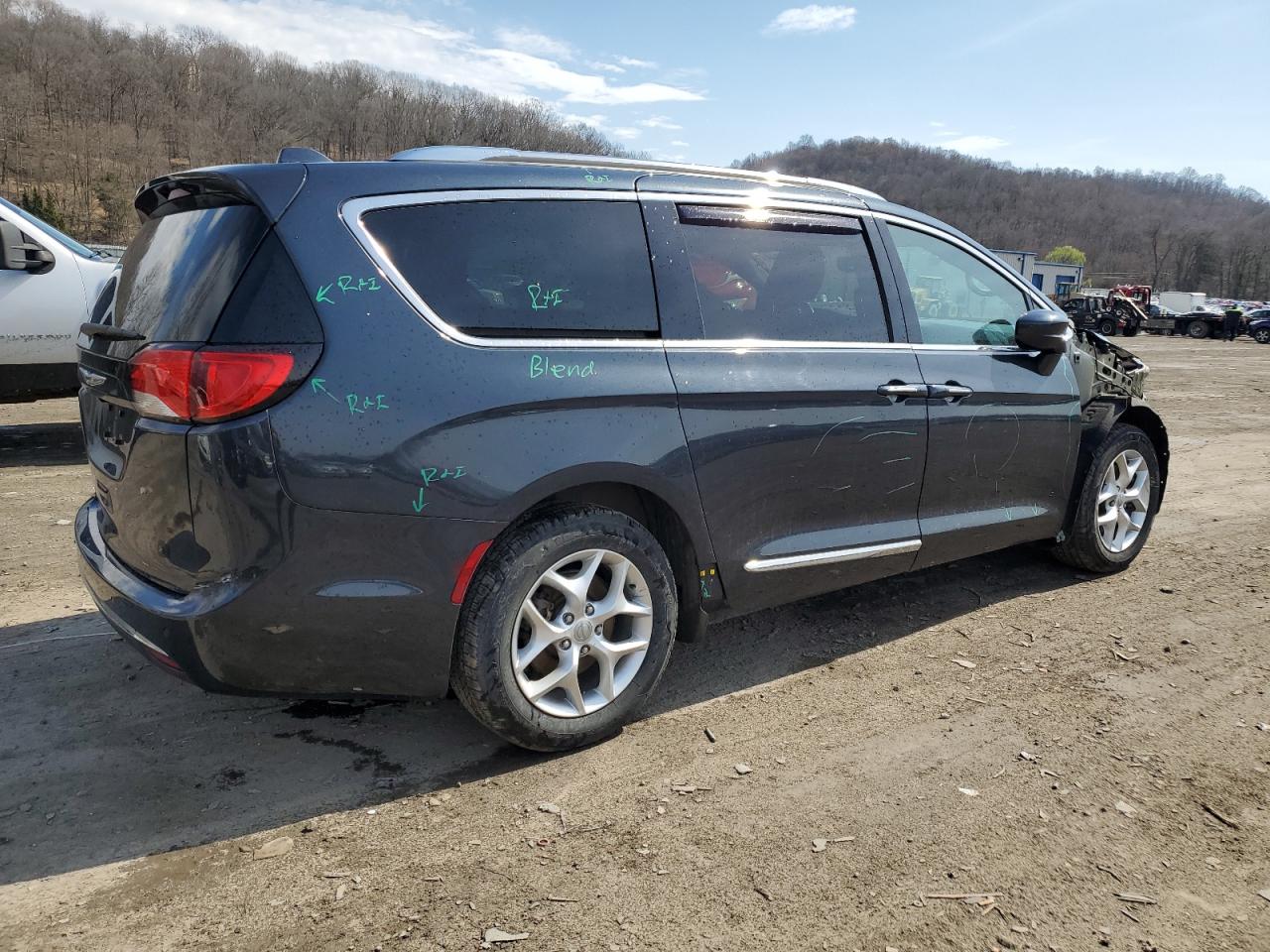 Photo 2 VIN: 2C4RC1BG6LR111130 - CHRYSLER PACIFICA 