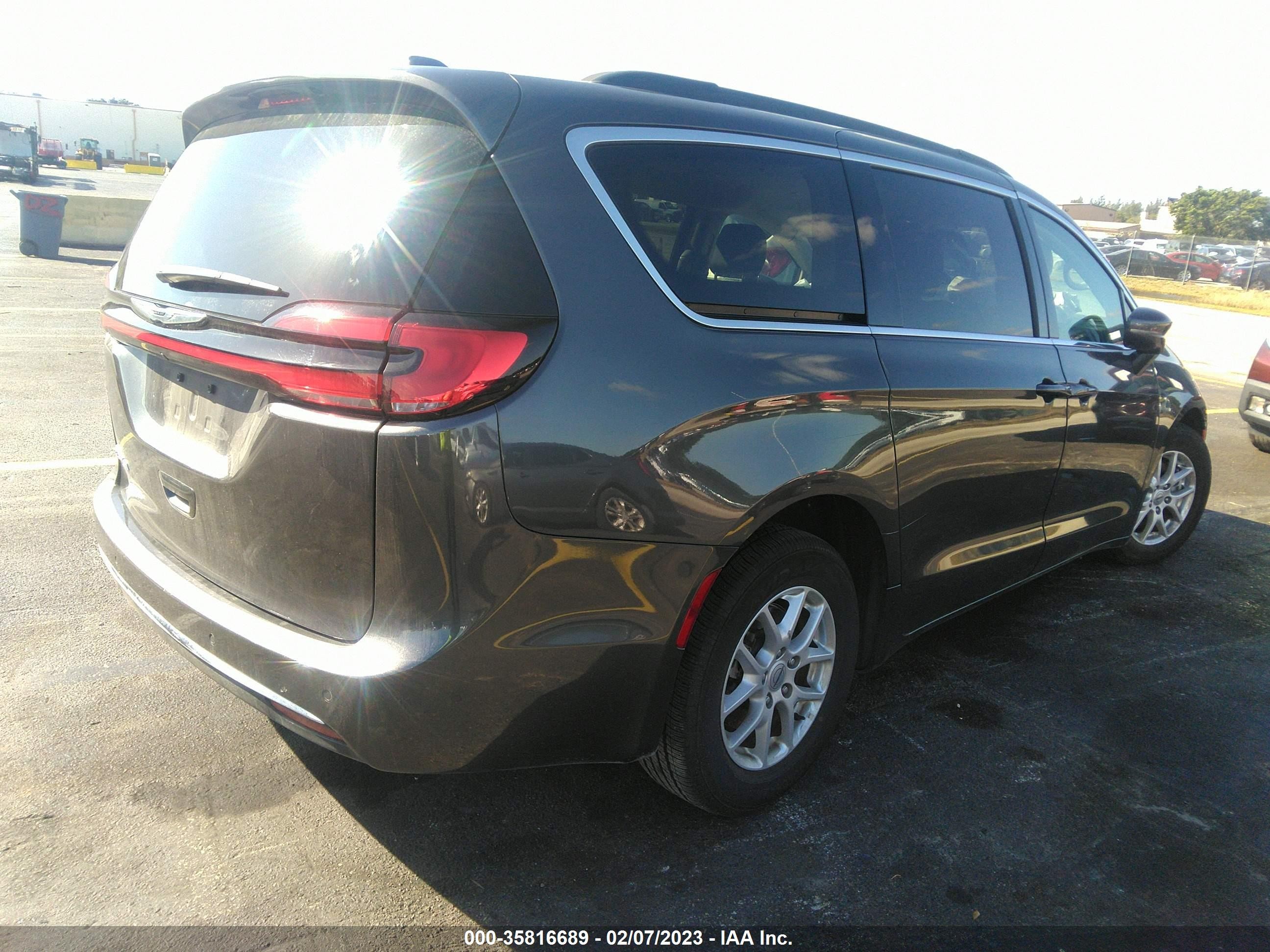 Photo 3 VIN: 2C4RC1BG6NR115374 - CHRYSLER PACIFICA 