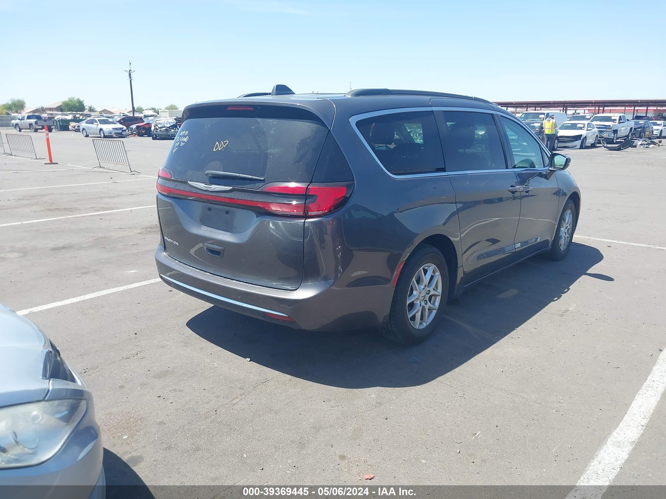 Photo 1 VIN: 2C4RC1BG6NR142932 - CHRYSLER PACIFICA 