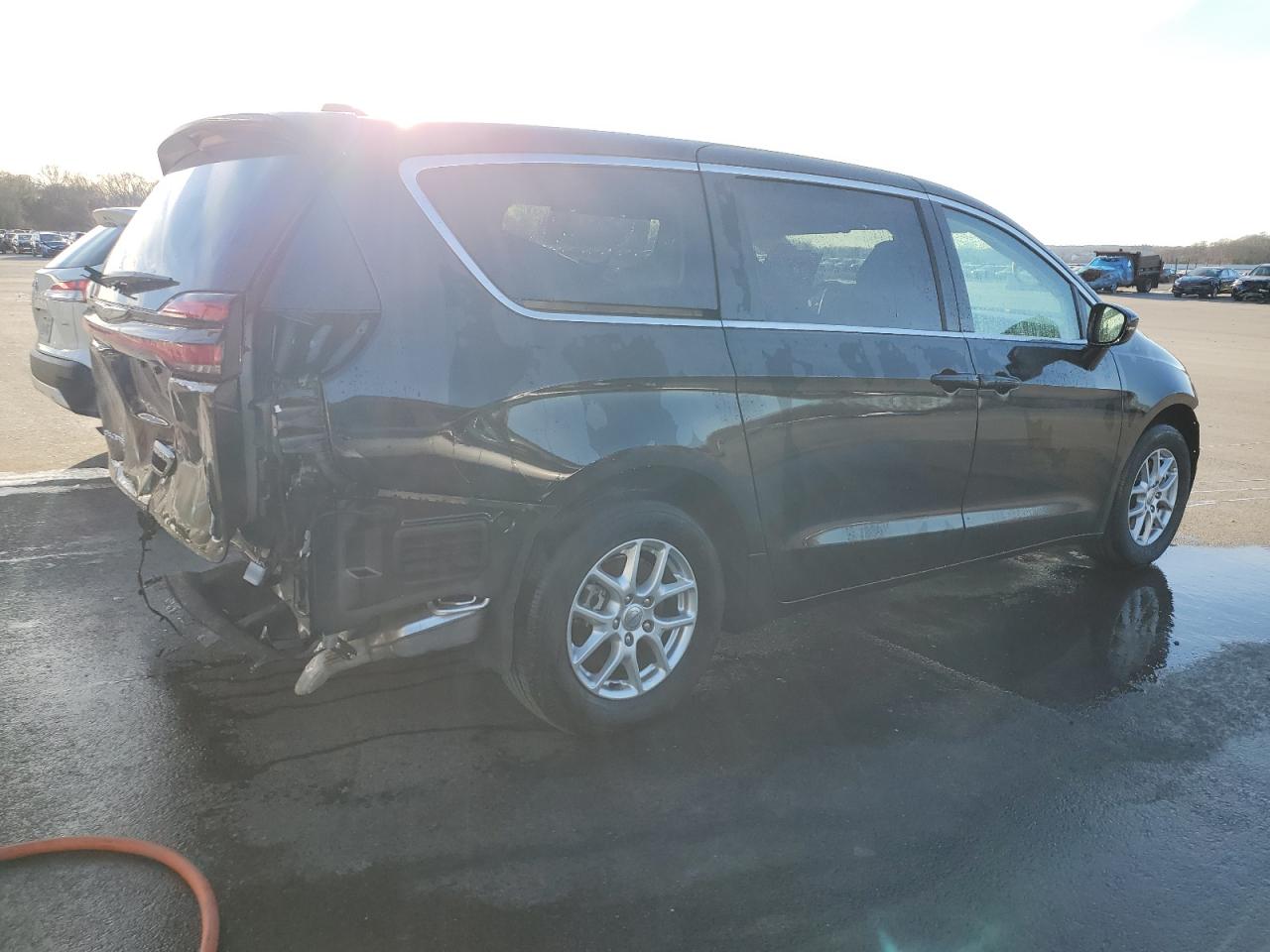 Photo 2 VIN: 2C4RC1BG6RR101884 - CHRYSLER PACIFICA 
