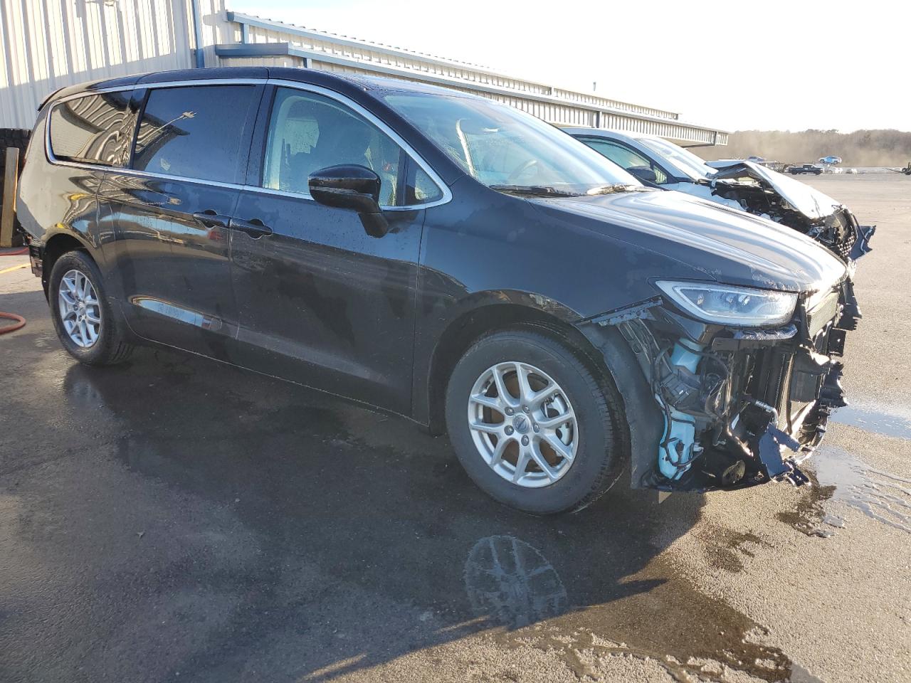 Photo 3 VIN: 2C4RC1BG6RR101884 - CHRYSLER PACIFICA 