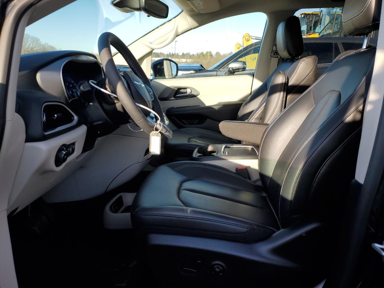 Photo 6 VIN: 2C4RC1BG6RR101884 - CHRYSLER PACIFICA 