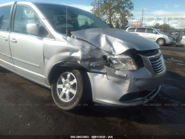 Photo 5 VIN: 2C4RC1BG7CR124095 - CHRYSLER TOWN & COUNTRY 