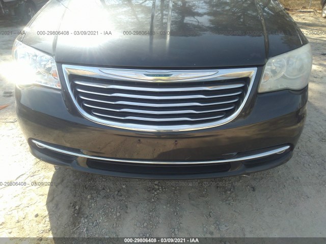 Photo 5 VIN: 2C4RC1BG7CR187651 - CHRYSLER TOWN & COUNTRY 