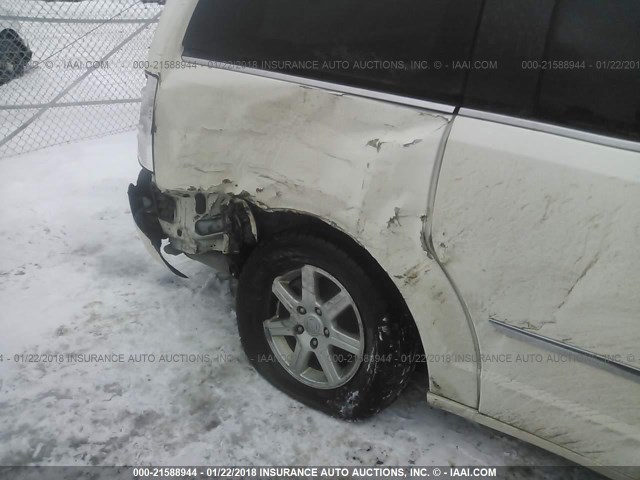 Photo 5 VIN: 2C4RC1BG7CR239702 - CHRYSLER TOWN & COUNTRY 