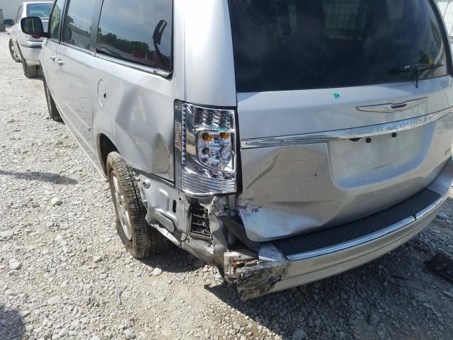 Photo 8 VIN: 2C4RC1BG7CR367860 - CHRYSLER TOWN & COU 