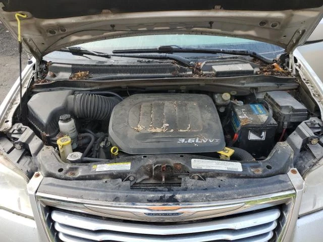 Photo 11 VIN: 2C4RC1BG7CR367941 - CHRYSLER TOWN & COU 