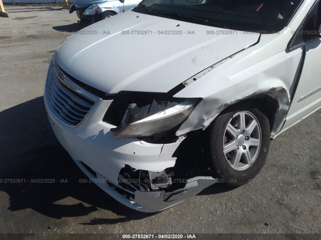 Photo 5 VIN: 2C4RC1BG7CR374971 - CHRYSLER TOWN & COUNTRY 