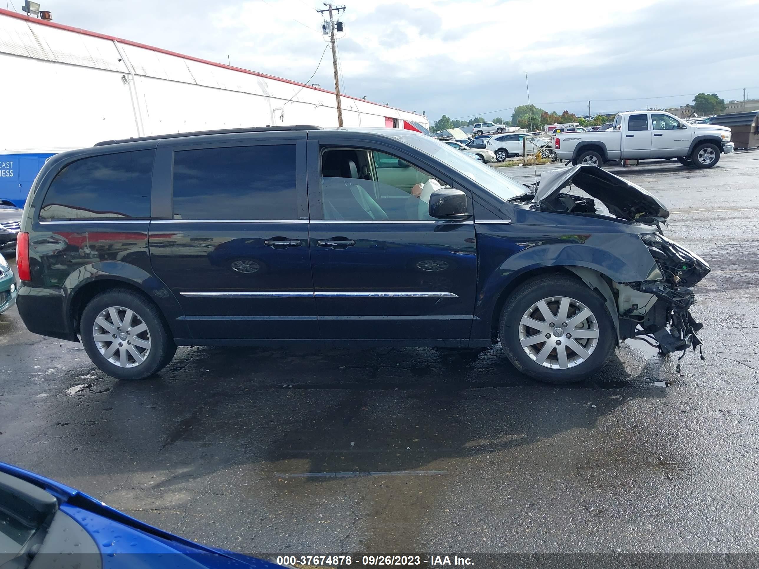 Photo 12 VIN: 2C4RC1BG7DR720518 - CHRYSLER TOWN & COUNTRY 