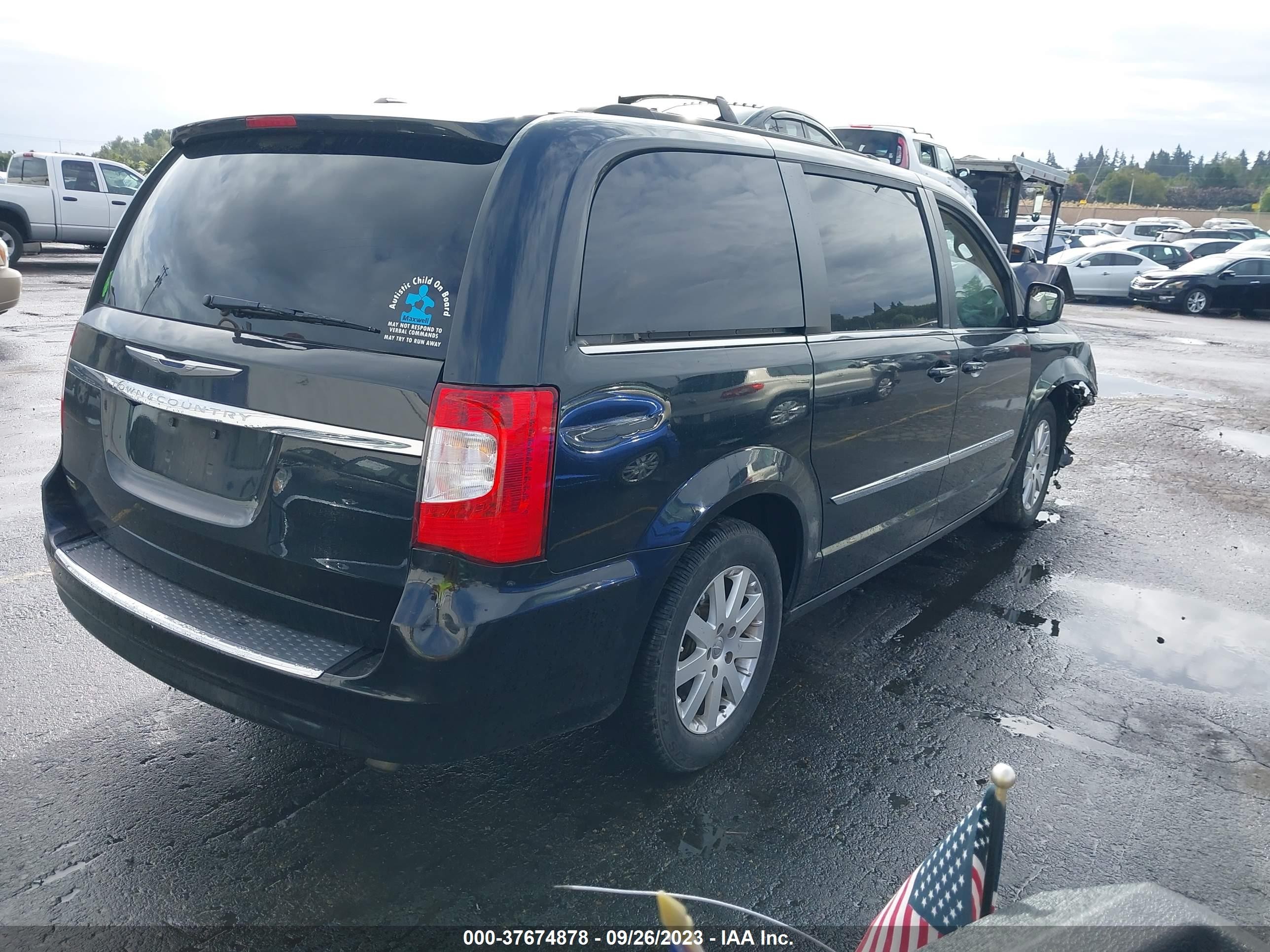 Photo 3 VIN: 2C4RC1BG7DR720518 - CHRYSLER TOWN & COUNTRY 