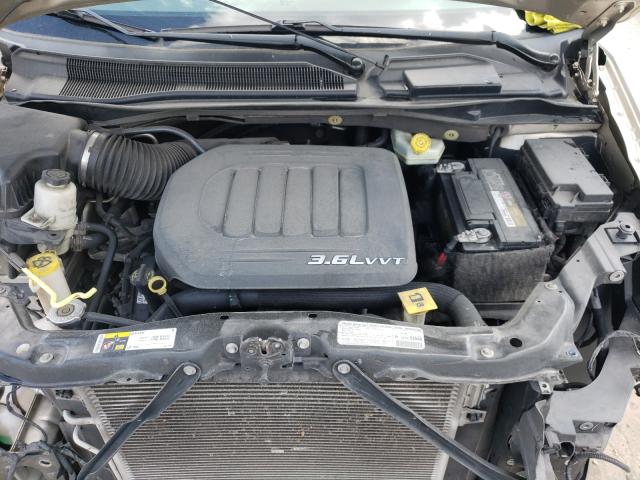 Photo 6 VIN: 2C4RC1BG7DR737030 - CHRYSLER TOWN &AMP COU 