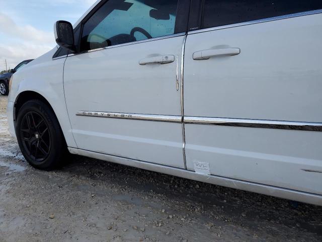 Photo 12 VIN: 2C4RC1BG7ER157732 - CHRYSLER TOWN & COU 