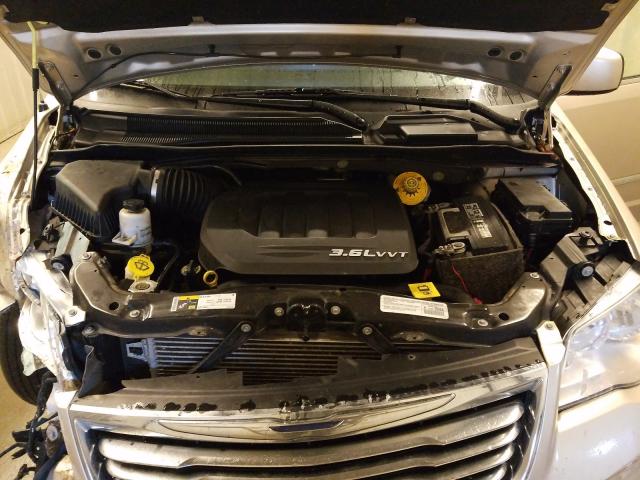 Photo 6 VIN: 2C4RC1BG7ER256261 - CHRYSLER TOWN & COU 