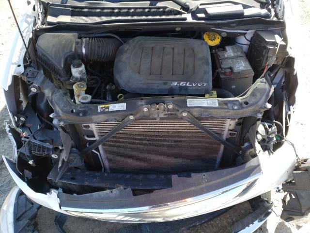 Photo 6 VIN: 2C4RC1BG7ER332710 - CHRYSLER TOWN &AMP COU 