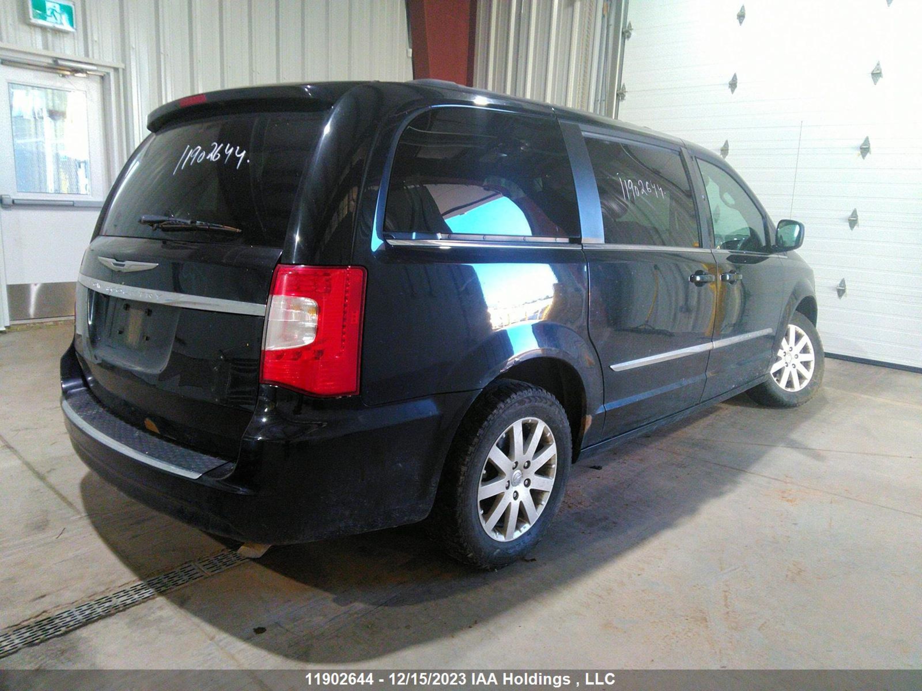 Photo 3 VIN: 2C4RC1BG7ER360927 - CHRYSLER TOWN & COUNTRY 