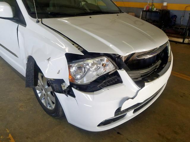 Photo 8 VIN: 2C4RC1BG7FR521682 - CHRYSLER TOWN & COU 