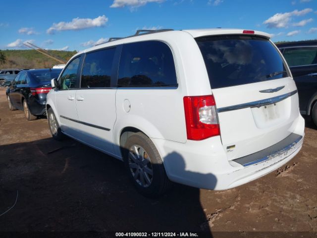 Photo 2 VIN: 2C4RC1BG7FR752050 - CHRYSLER TOWN AND COUNTRY 