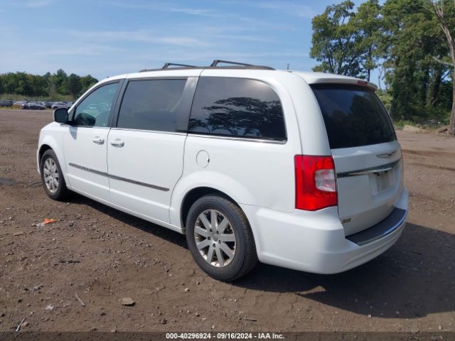 Photo 2 VIN: 2C4RC1BG7GR231329 - CHRYSLER TOWN AND COUNTRY 