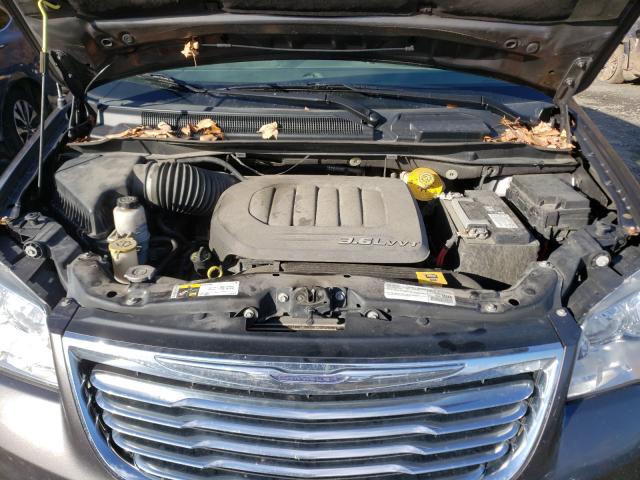 Photo 6 VIN: 2C4RC1BG7GR231475 - CHRYSLER TOWN & COU 