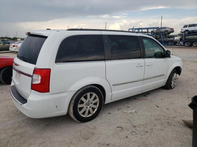 Photo 2 VIN: 2C4RC1BG7GR245957 - CHRYSLER TOWN & COU 