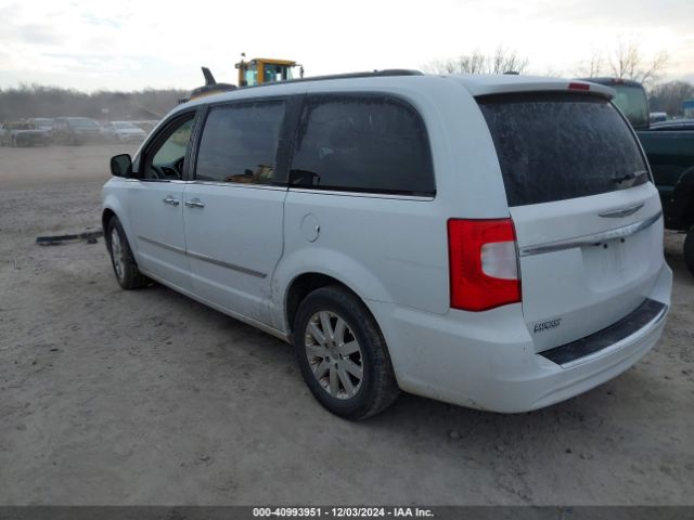 Photo 2 VIN: 2C4RC1BG7GR246705 - CHRYSLER TOWN AND COUNTRY 