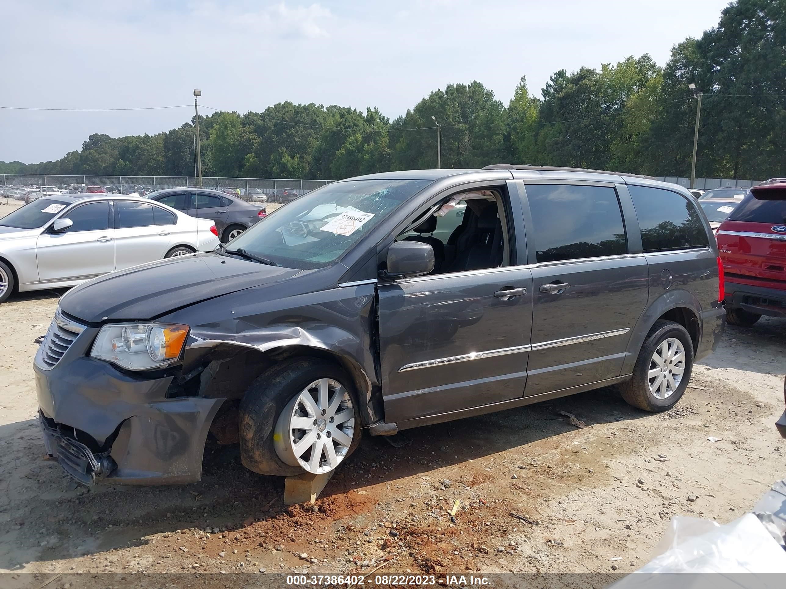 Photo 13 VIN: 2C4RC1BG7GR252682 - CHRYSLER TOWN & COUNTRY 