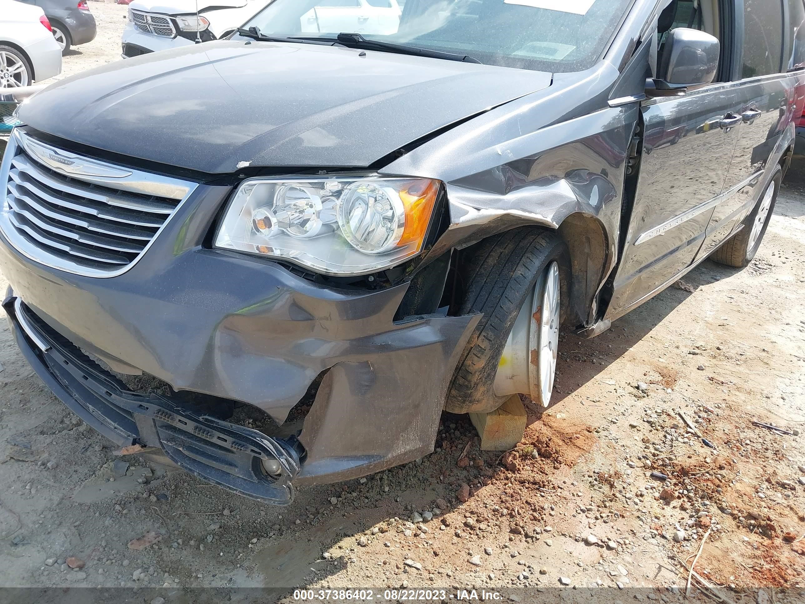 Photo 5 VIN: 2C4RC1BG7GR252682 - CHRYSLER TOWN & COUNTRY 