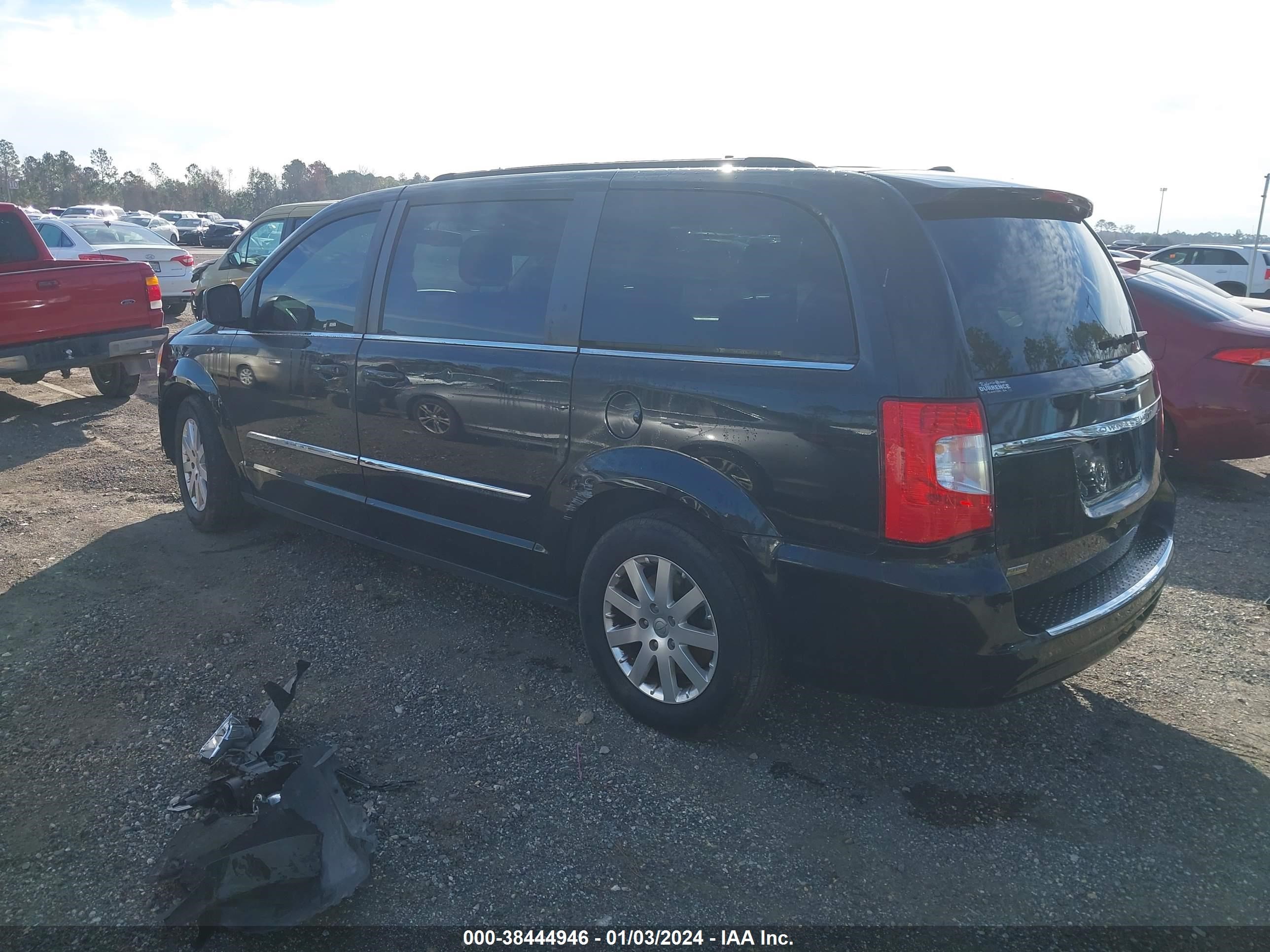 Photo 2 VIN: 2C4RC1BG7GR253007 - CHRYSLER TOWN & COUNTRY 