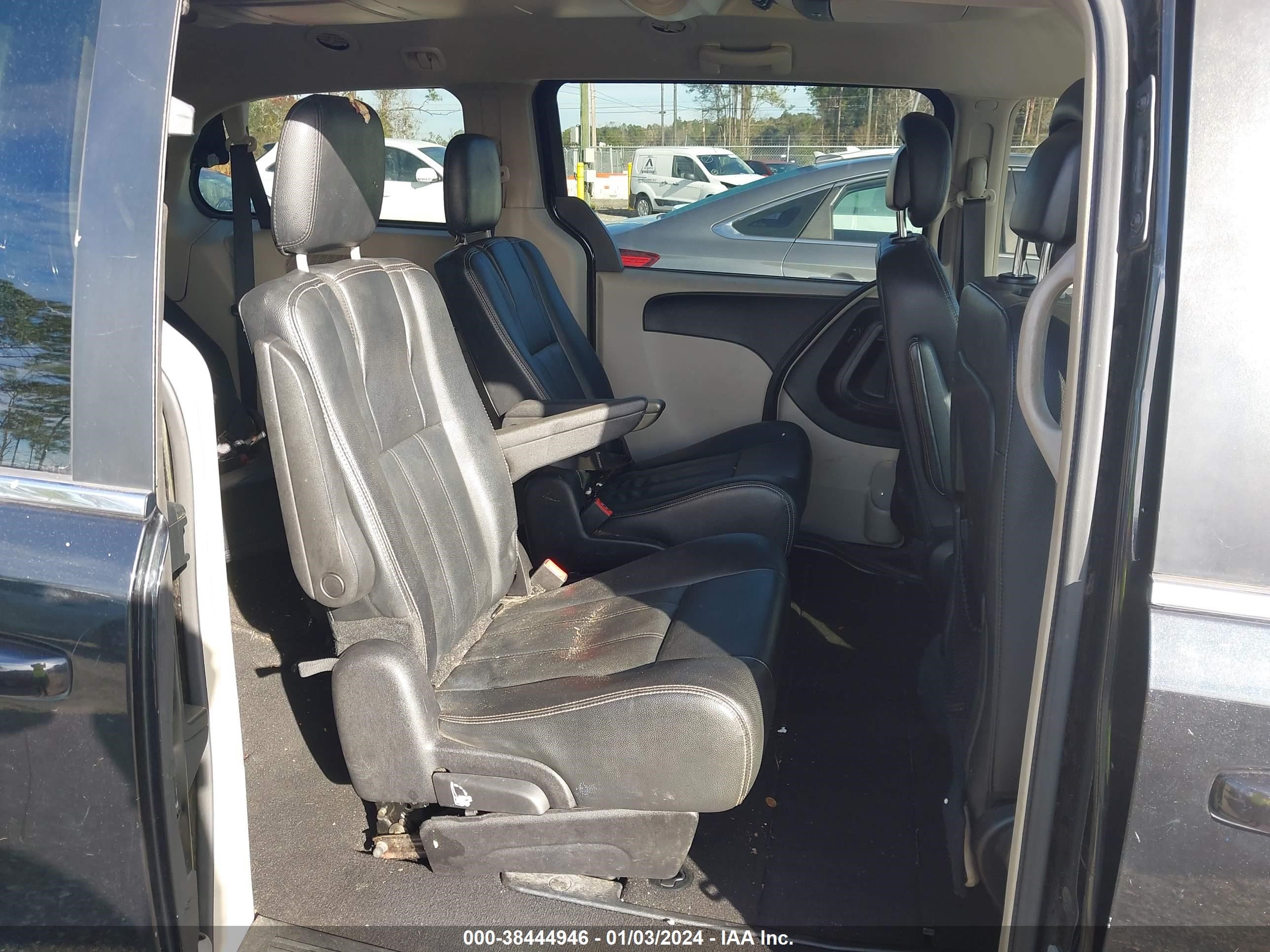 Photo 7 VIN: 2C4RC1BG7GR253007 - CHRYSLER TOWN & COUNTRY 