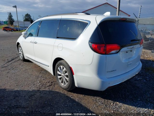 Photo 2 VIN: 2C4RC1BG7HR642134 - CHRYSLER PACIFICA 