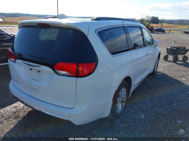 Photo 3 VIN: 2C4RC1BG7HR642134 - CHRYSLER PACIFICA 