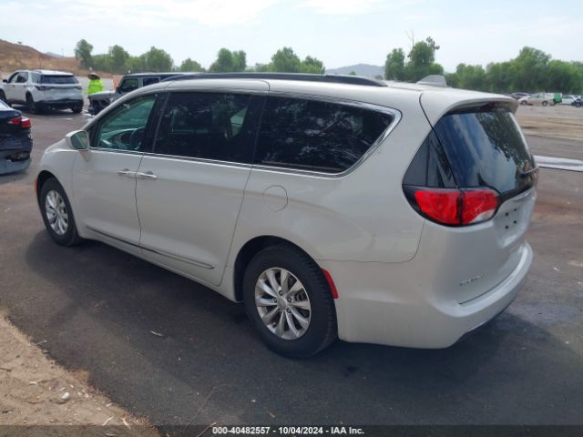 Photo 2 VIN: 2C4RC1BG7HR794141 - CHRYSLER PACIFICA 