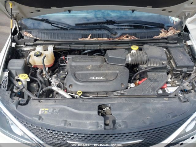 Photo 9 VIN: 2C4RC1BG7HR794141 - CHRYSLER PACIFICA 