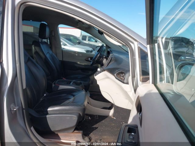 Photo 4 VIN: 2C4RC1BG7JR110372 - CHRYSLER PACIFICA 