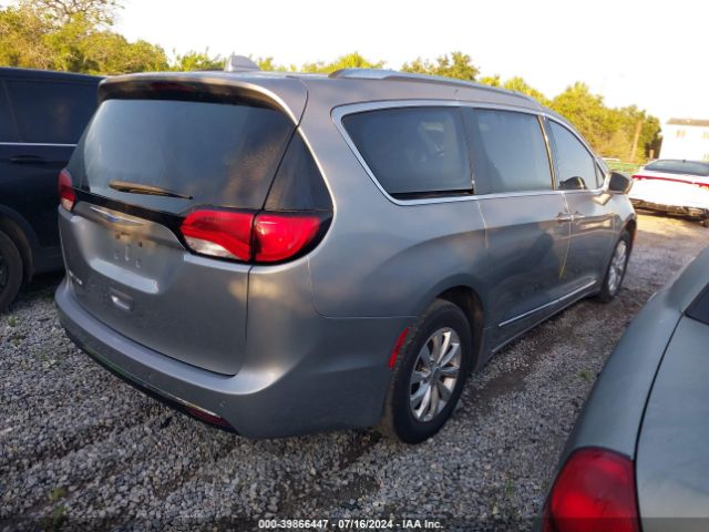 Photo 3 VIN: 2C4RC1BG7JR262149 - CHRYSLER PACIFICA 