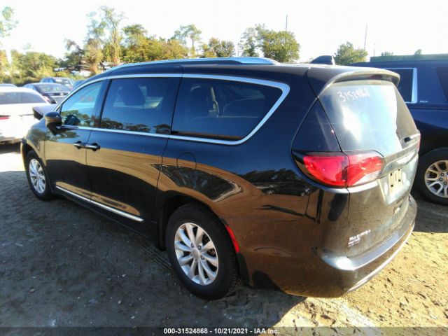 Photo 2 VIN: 2C4RC1BG7JR323015 - CHRYSLER PACIFICA 