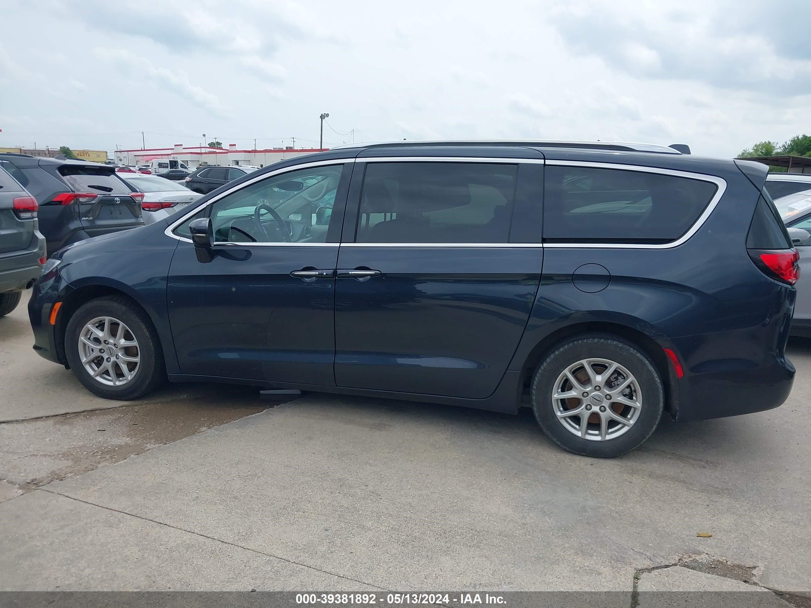 Photo 13 VIN: 2C4RC1BG7MR585251 - CHRYSLER PACIFICA 