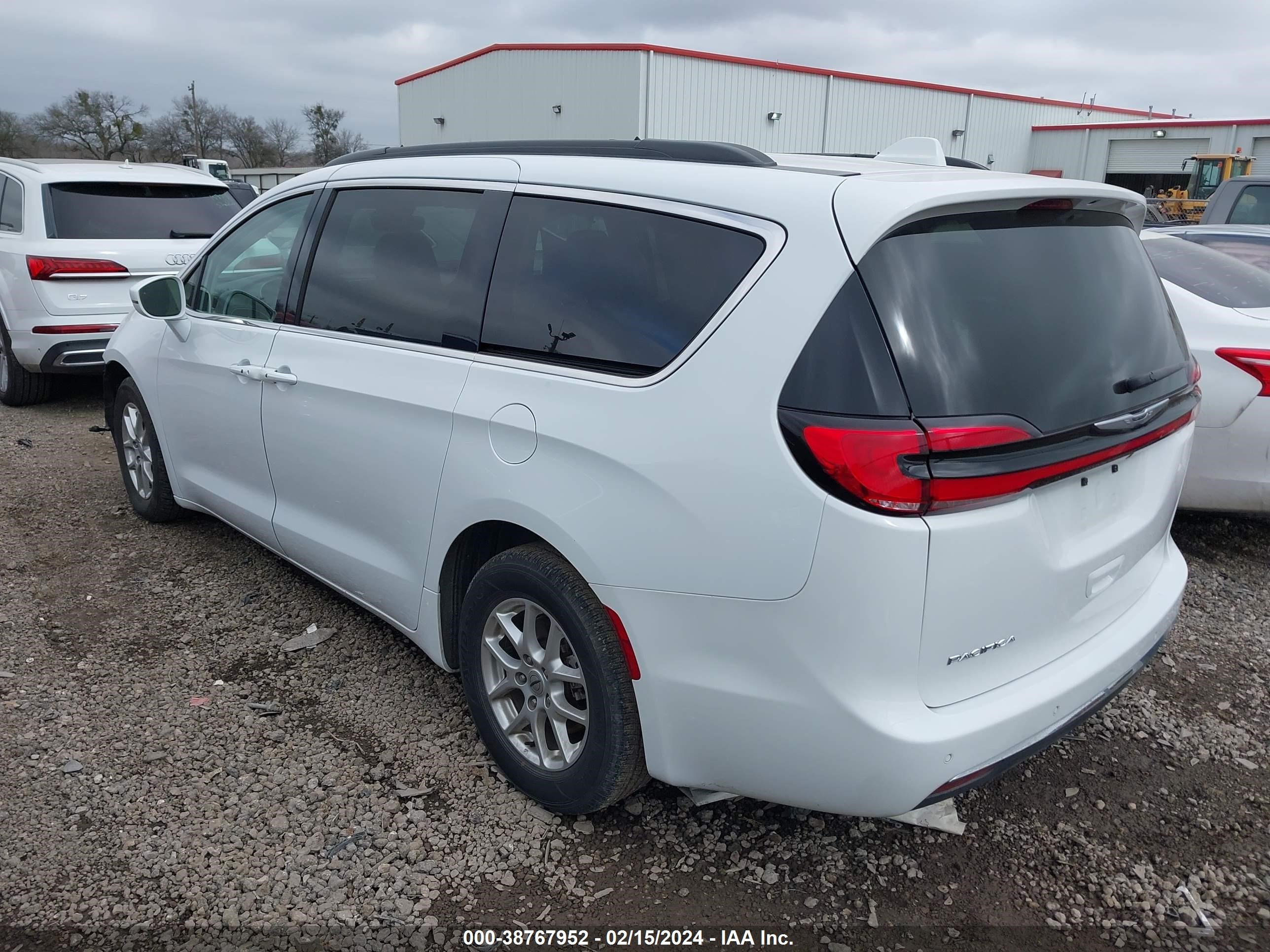 Photo 2 VIN: 2C4RC1BG7NR115657 - CHRYSLER PACIFICA 