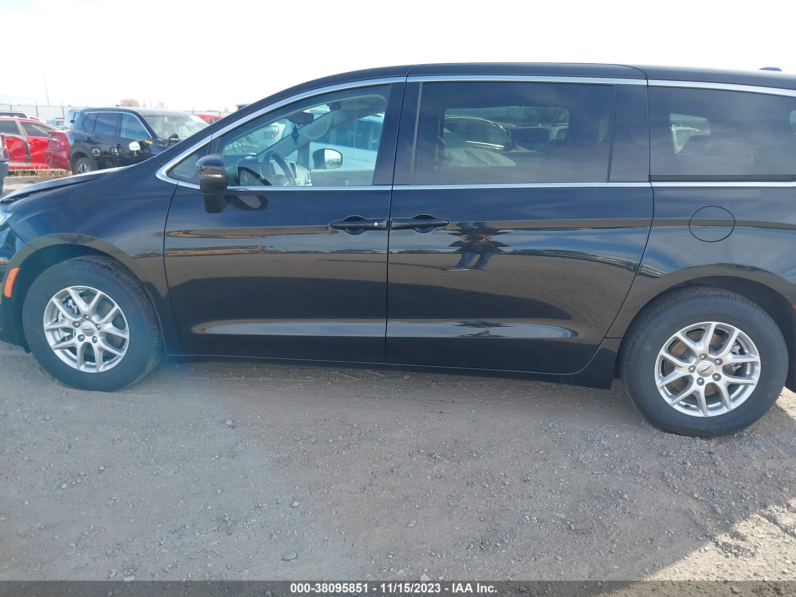 Photo 14 VIN: 2C4RC1BG7PR590695 - CHRYSLER PACIFICA 