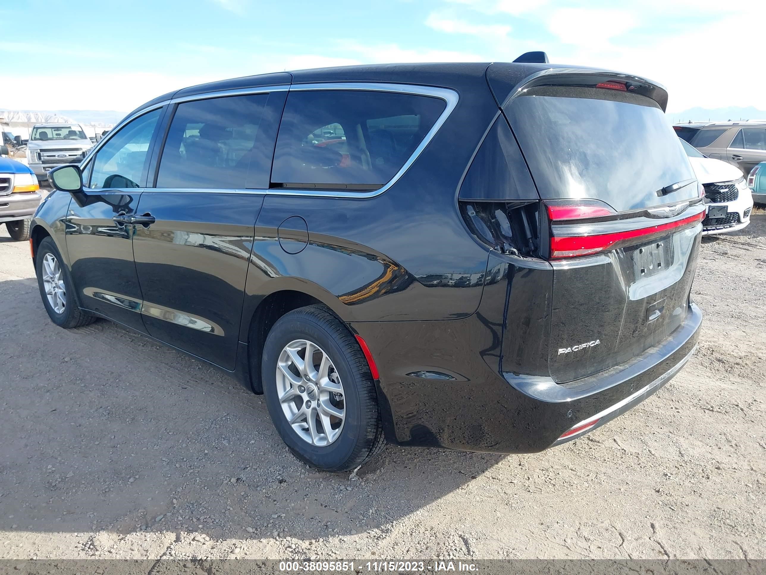 Photo 2 VIN: 2C4RC1BG7PR590695 - CHRYSLER PACIFICA 