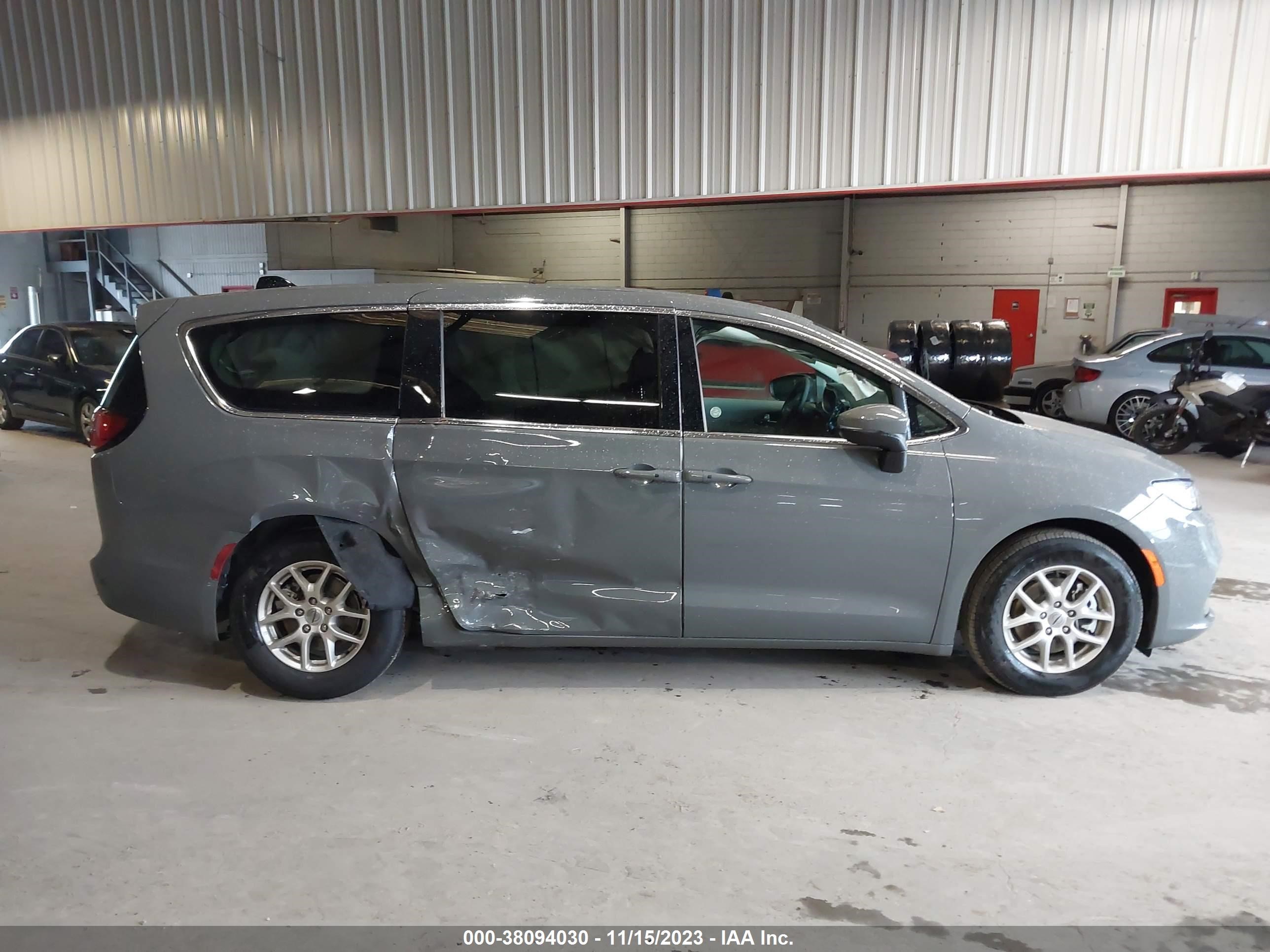 Photo 12 VIN: 2C4RC1BG7PR606488 - CHRYSLER PACIFICA 