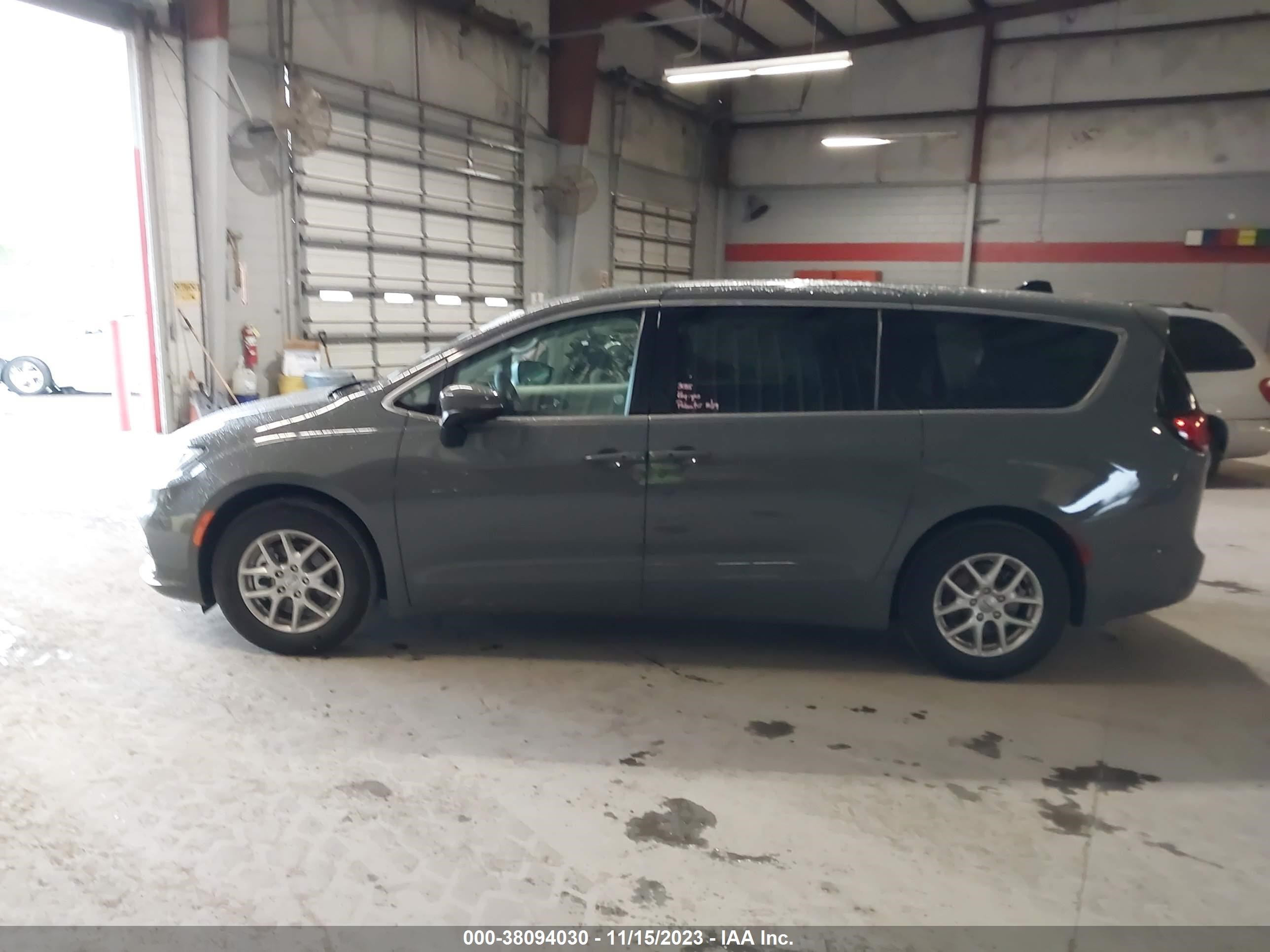 Photo 13 VIN: 2C4RC1BG7PR606488 - CHRYSLER PACIFICA 