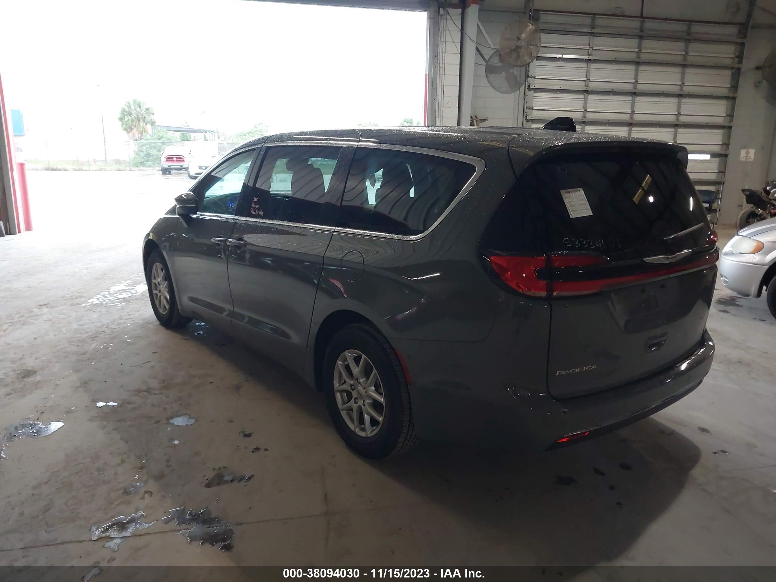 Photo 2 VIN: 2C4RC1BG7PR606488 - CHRYSLER PACIFICA 