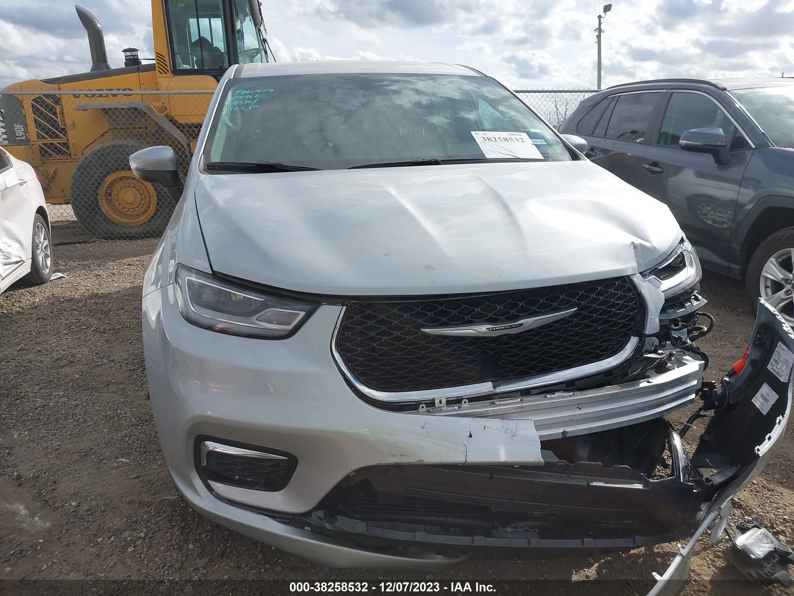 Photo 11 VIN: 2C4RC1BG7PR624117 - CHRYSLER PACIFICA 